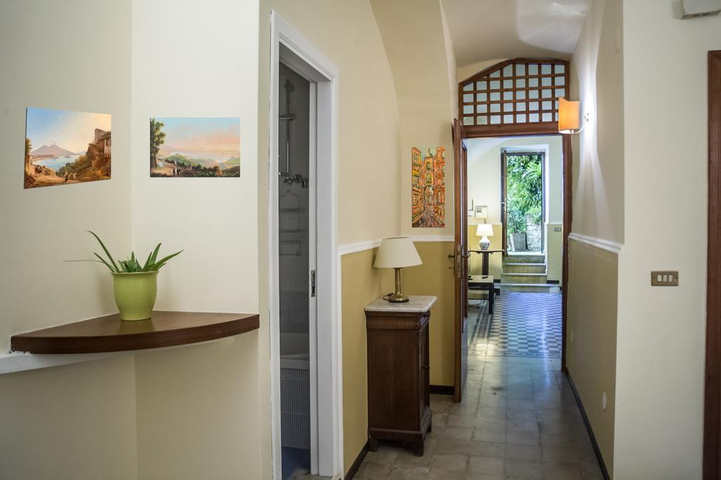 Casa Vacanze Amedeo Nápoles Exterior foto